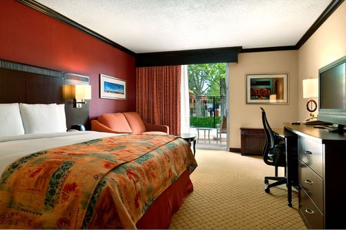 Crowne Plaza Albuquerque 004